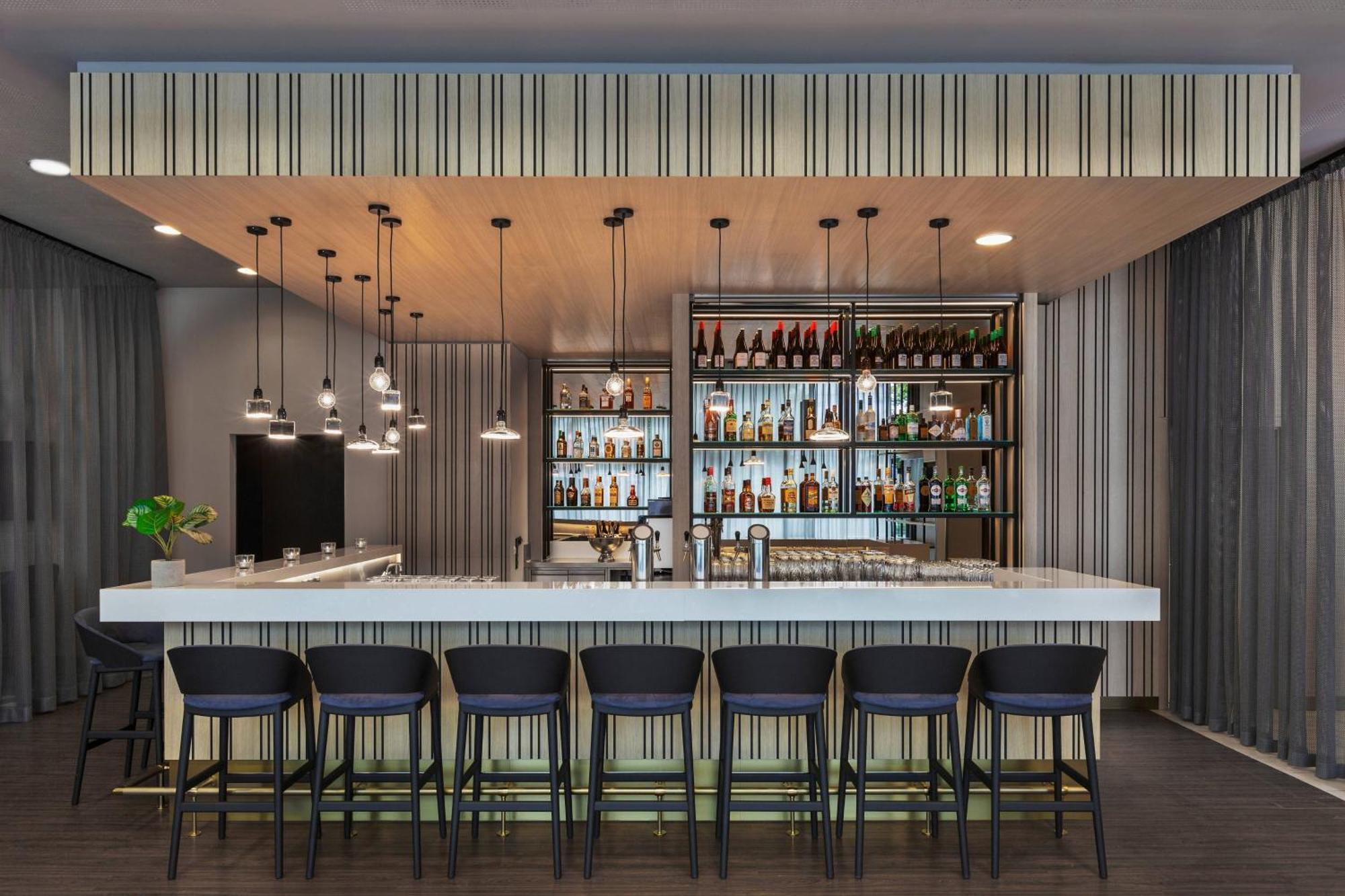 Courtyard By Marriott East 4*