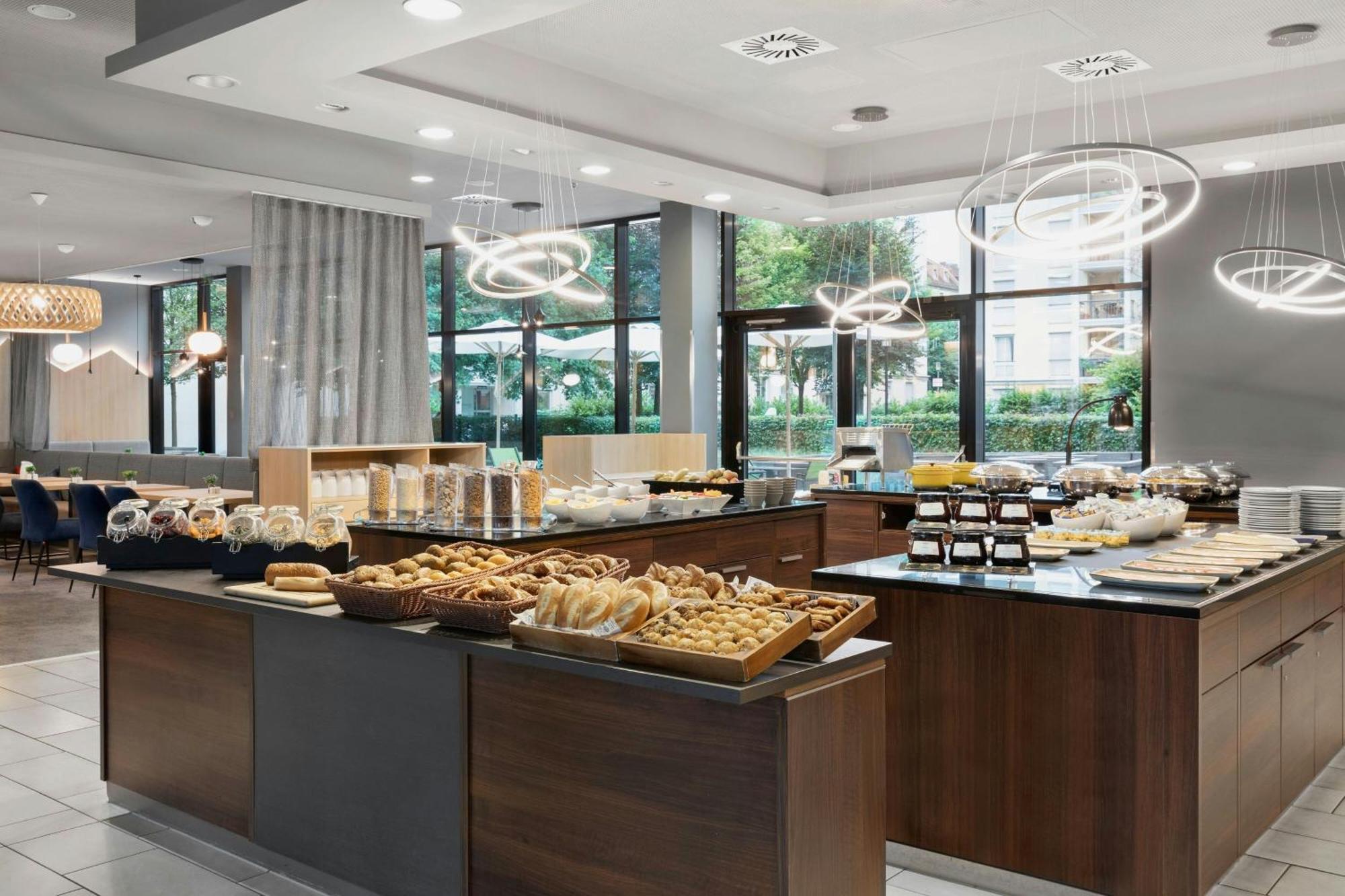 Hotel Courtyard By Marriott East