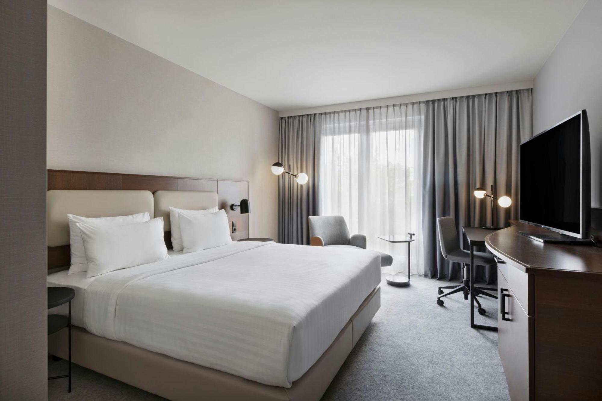 Hotel Courtyard Ost 4*